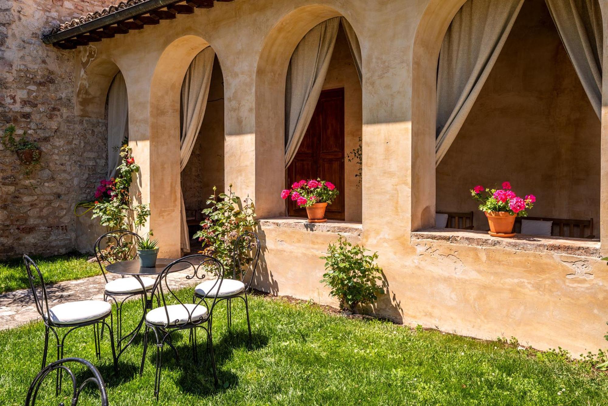 Ex Convento Santa Croce-Country Resort Sant'Anatolia di Narco Exterior photo