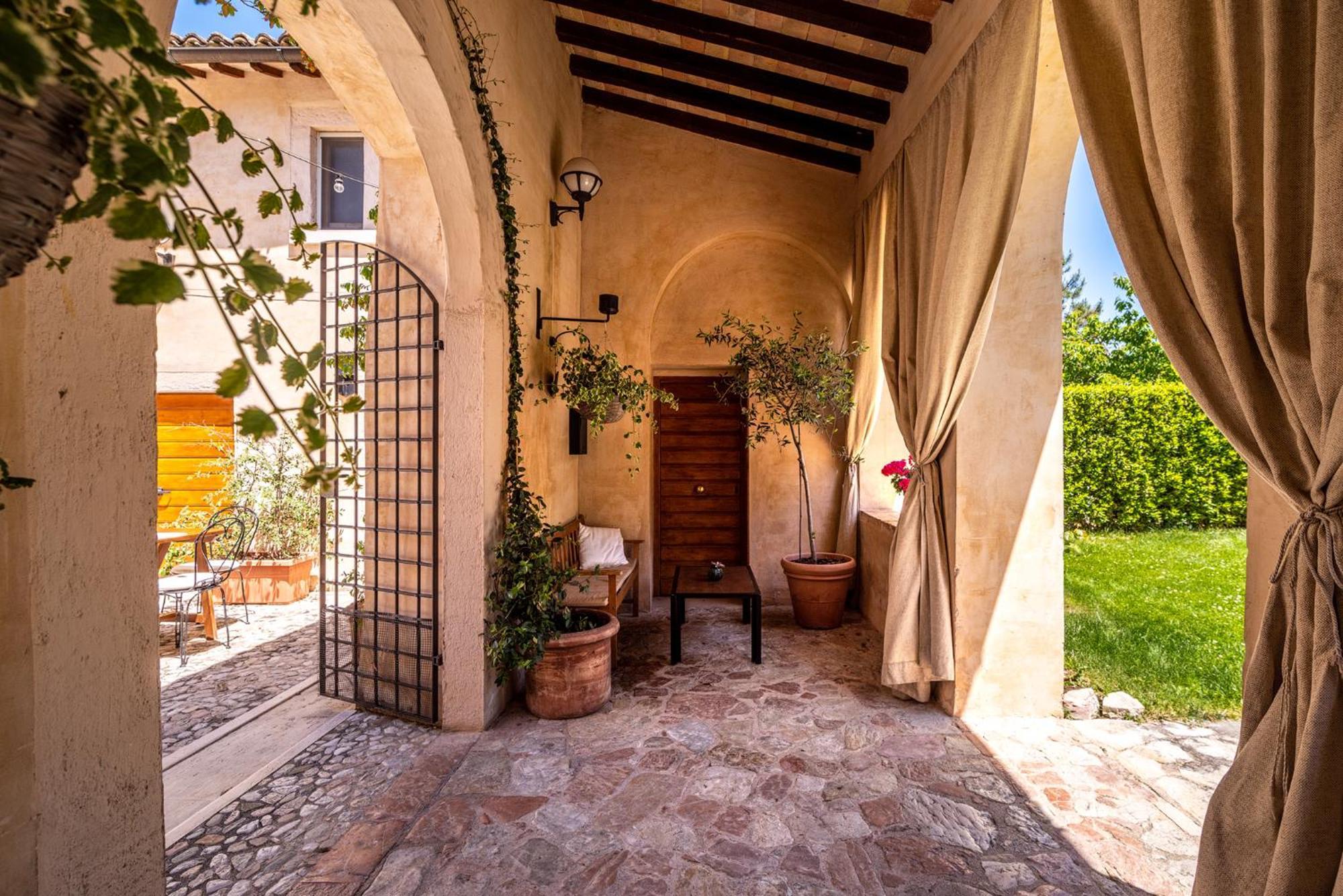 Ex Convento Santa Croce-Country Resort Sant'Anatolia di Narco Exterior photo