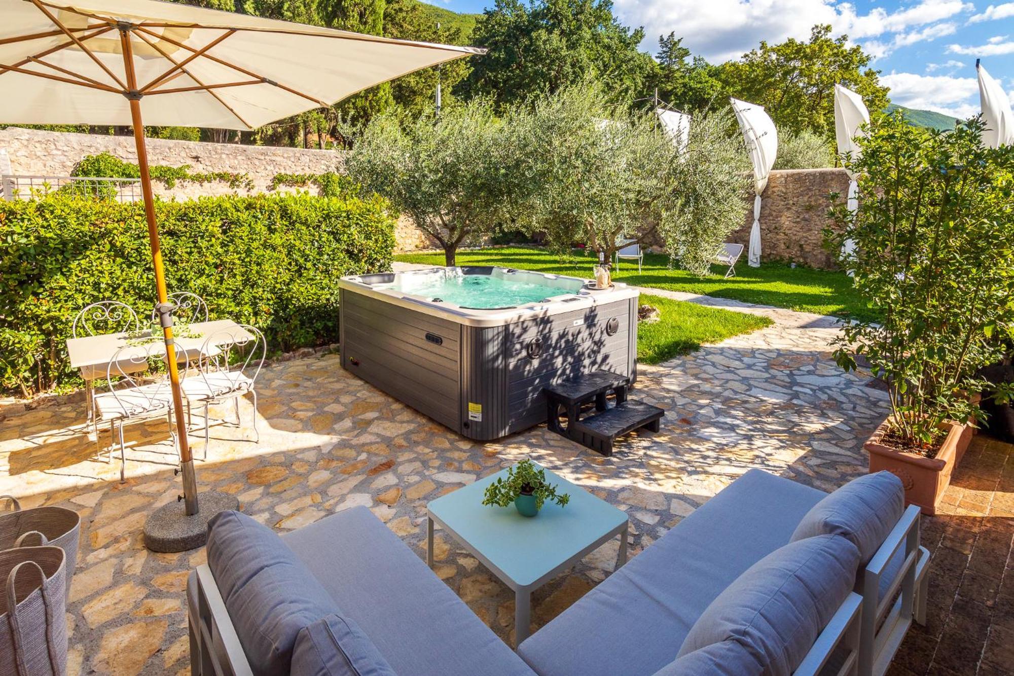 Ex Convento Santa Croce-Country Resort Sant'Anatolia di Narco Exterior photo